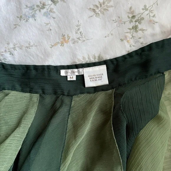 Solitaire green handkerchief hemline midi dress size medium - Picture 2 of 11